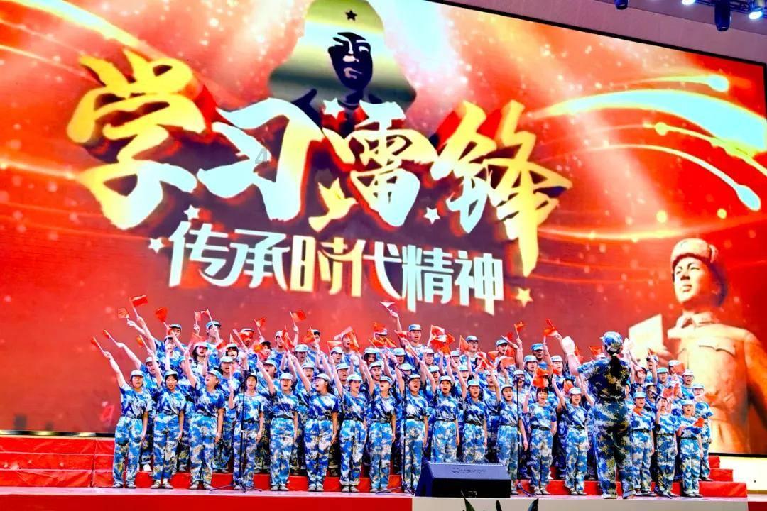 郦莎：弯月眉给人一种温柔、亲和的感觉，适合于展现女性的柔美